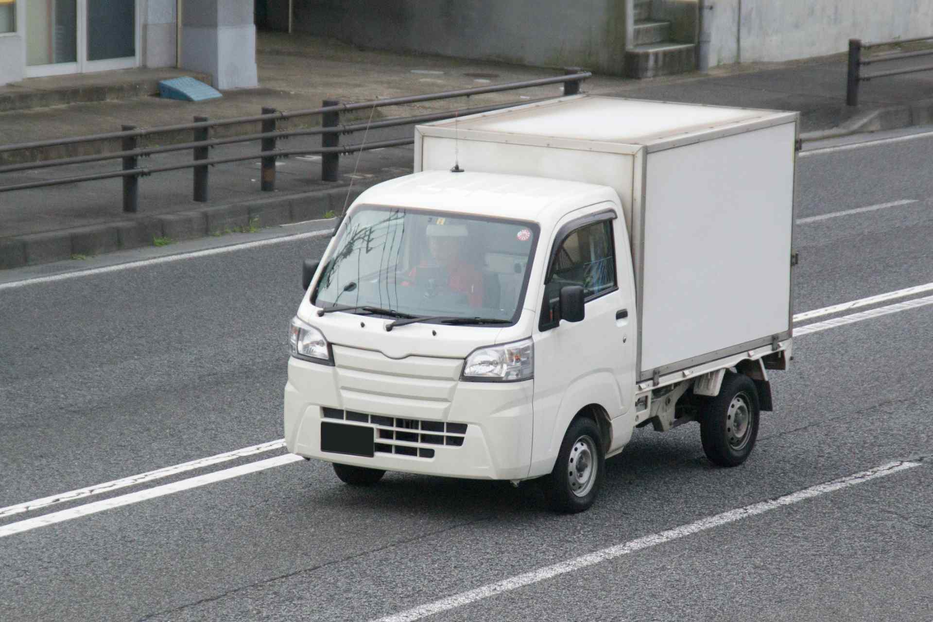 長距離も迅速対応 | 岐阜県養老郡の配送なら赤帽野村カーゴ